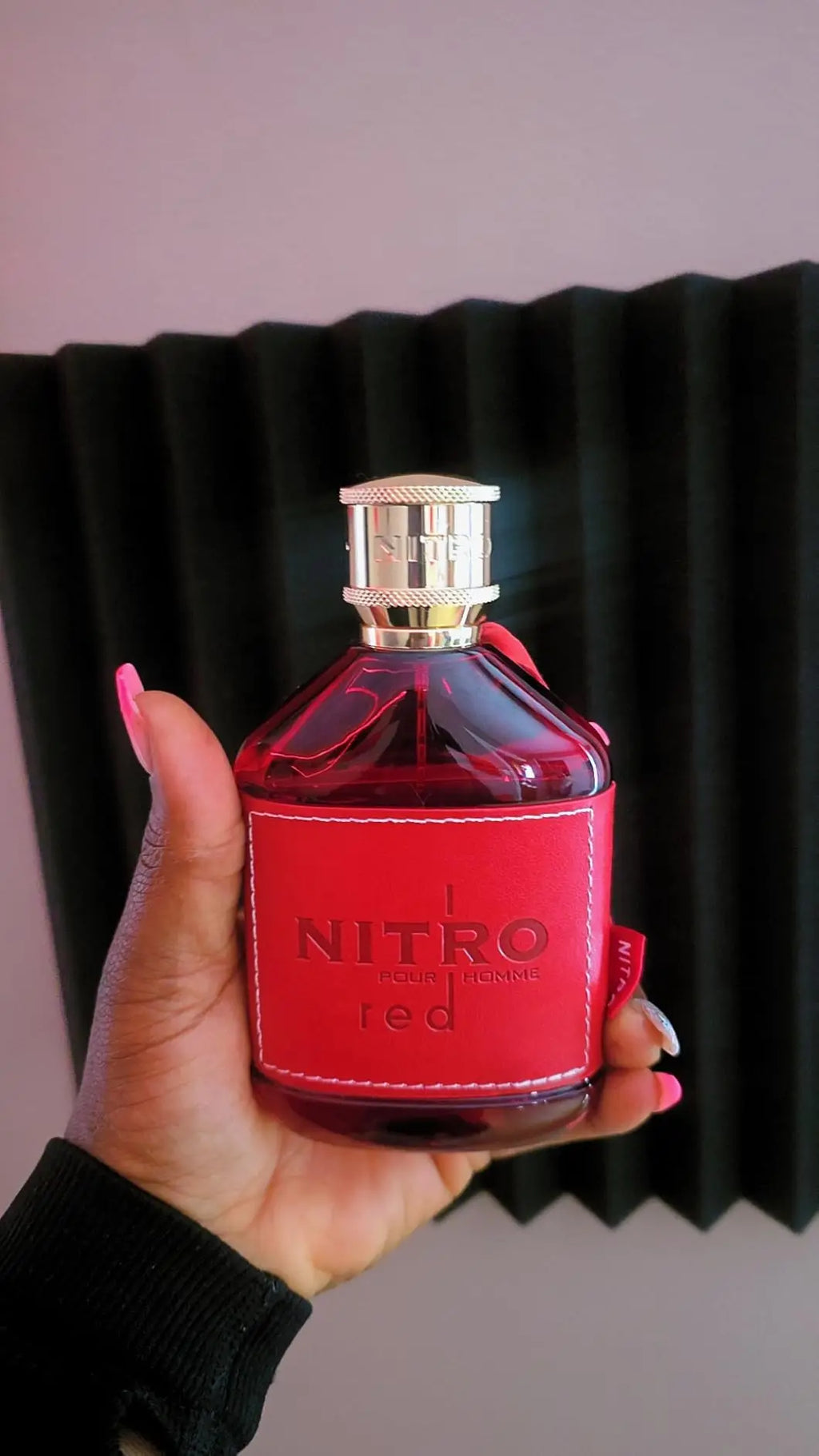 Eau de Parfum Nitro Red 3.4 Fl Oz pour Homme – Parfum Riche Fruité Boisé Floral – Sillage Luxueux Longue Durée