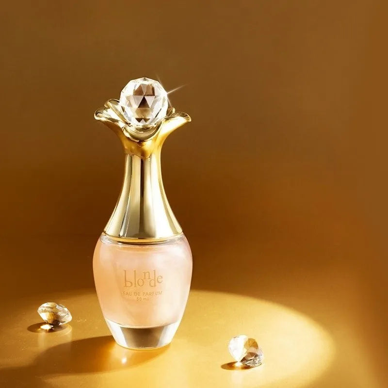 Parfum Blonde Bombshell 50 ml de parfum floral fruité frais avec des notes florales élégantes et une touche de musc pour un parfum séduisant